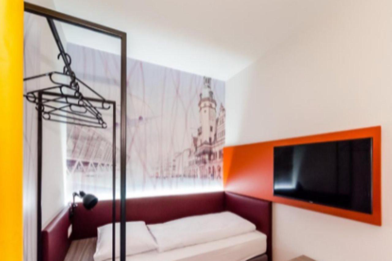 7 เดย์ พรีเมียม โฮเทล ไลพ์ซิชแอร์พอร์ต Hotel ชคอยดิทซ์ ภายนอก รูปภาพ