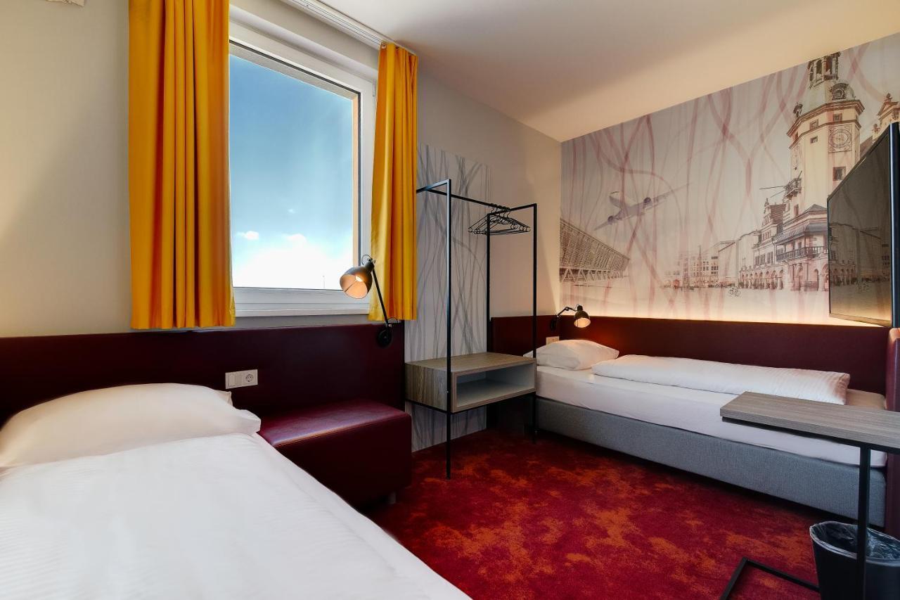 7 เดย์ พรีเมียม โฮเทล ไลพ์ซิชแอร์พอร์ต Hotel ชคอยดิทซ์ ภายนอก รูปภาพ