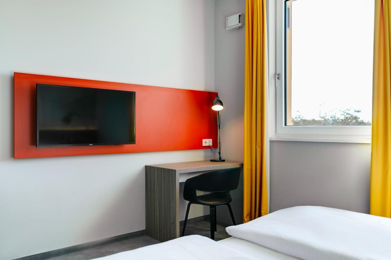 7 เดย์ พรีเมียม โฮเทล ไลพ์ซิชแอร์พอร์ต Hotel ชคอยดิทซ์ ภายนอก รูปภาพ
