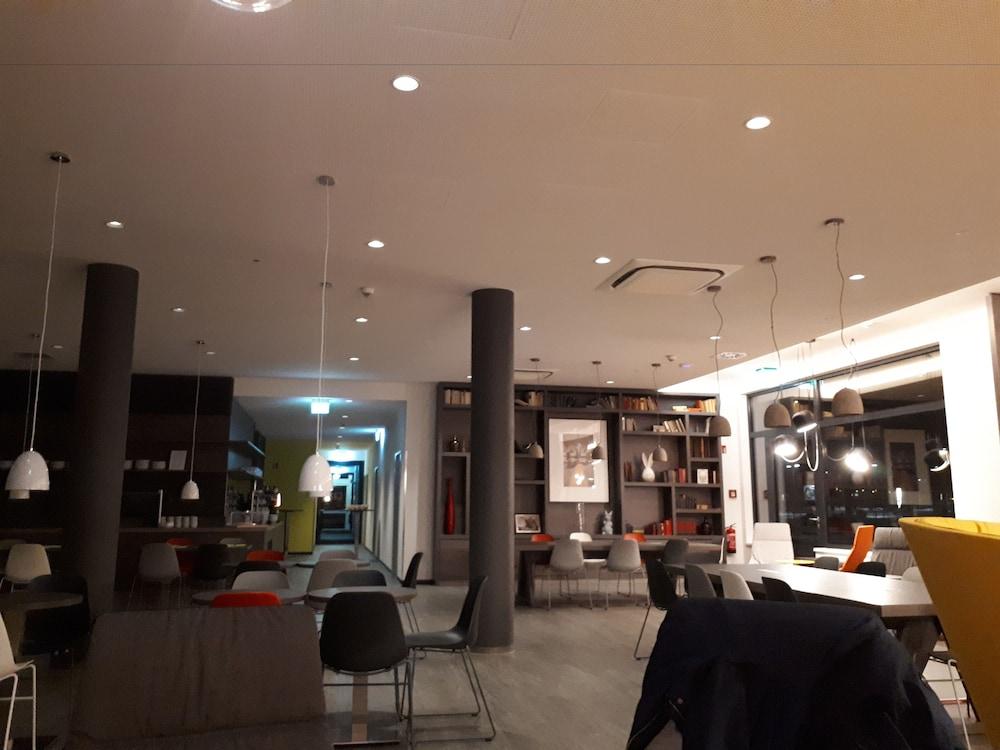 7 เดย์ พรีเมียม โฮเทล ไลพ์ซิชแอร์พอร์ต Hotel ชคอยดิทซ์ ภายนอก รูปภาพ